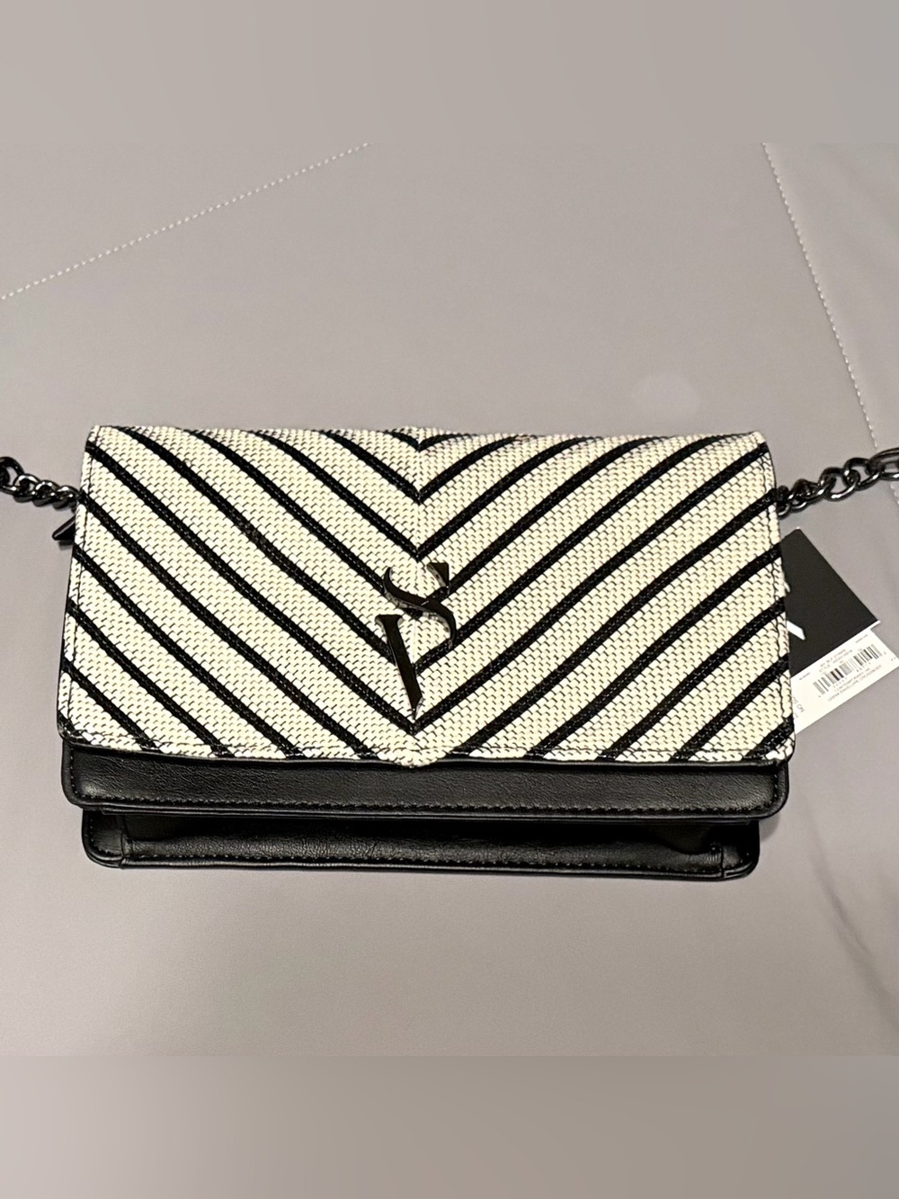 Simply Vera Black and White Chevron Chain Crossbody Bag